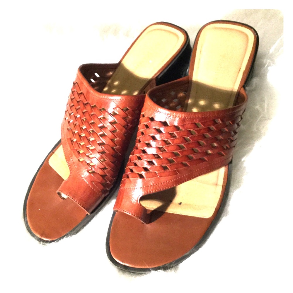 Naturalizer brown leather sandals 9